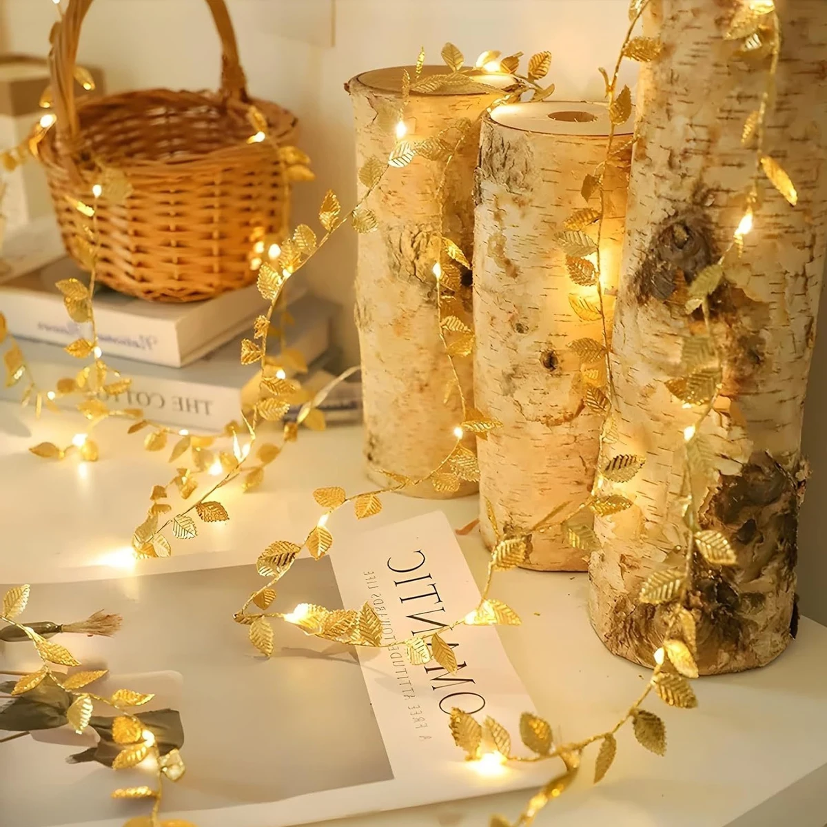 

Светодиодные гирлянды Gold Leaf - 20 светодиодов, гирлянды на батарейках для украшения дома, идеально подходят для террас, штор, Дня святого Валентина, дней рождения, свадеб и Рождества (батарейки в комплект не входят)