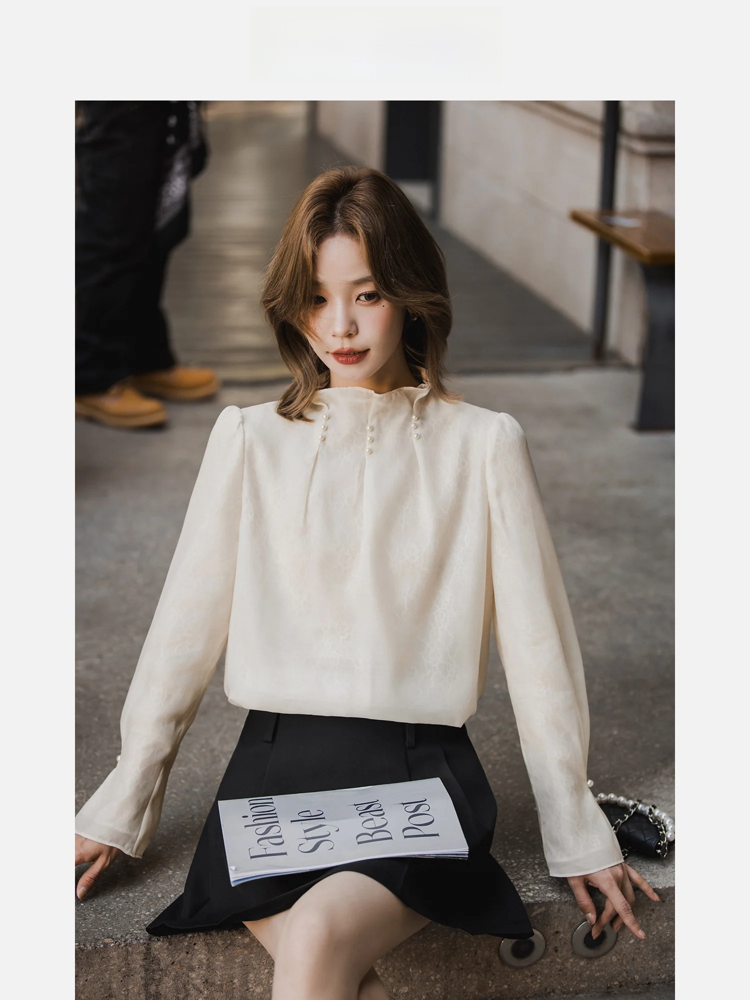 

Elegant Lace Shirt Women's Spring New Style Versatile Stand Collar Top Pearl Decorated Bubble Sleeve Polyester Fiber Long Sleeve