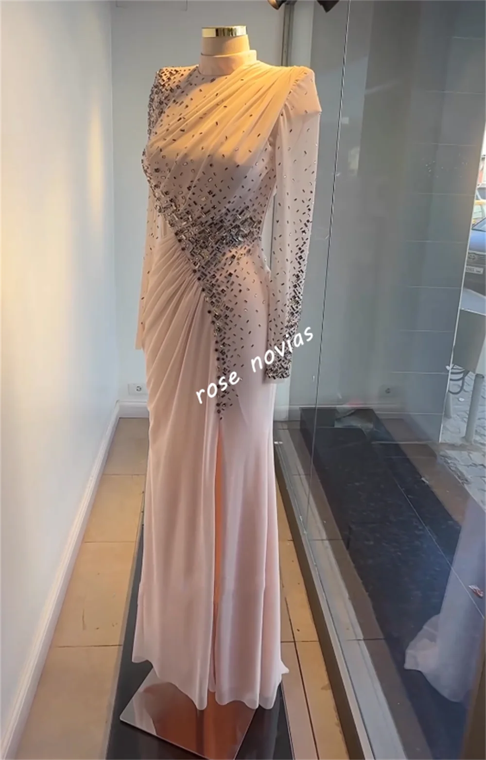 Abiti lunghi a tromba con colletto alto e pieghe in chiffon con paillettes personalizzati Occasioni su misura da donna Serata di lusso Elegante matrimonio per feste