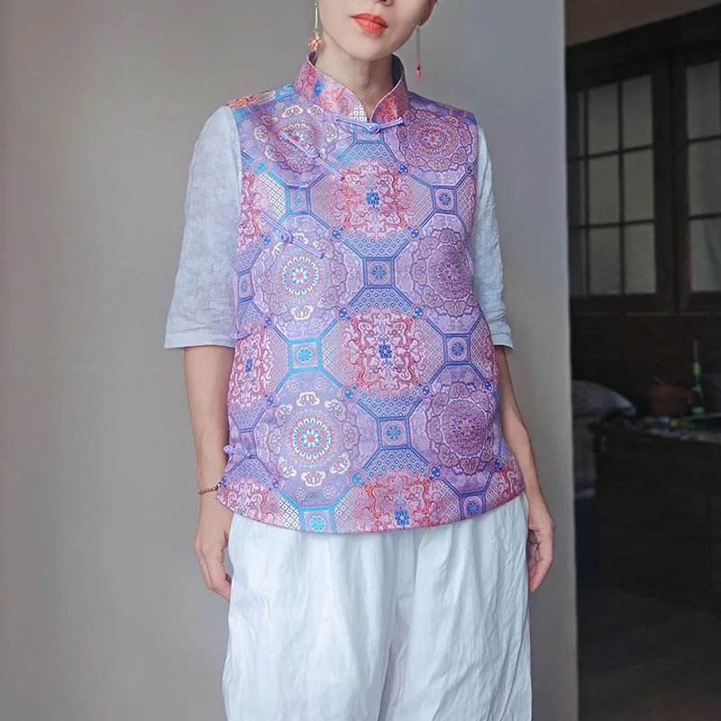 

Оригинальный дизайн, новая китайская шелковая жилетка с воротником-стойкой, ручной вышивкой пуговицами и персиковым узором из парчи