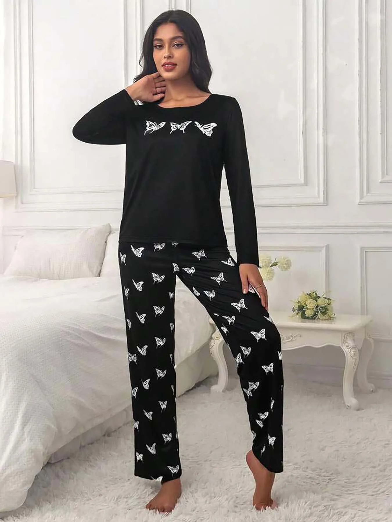 Butterfly print black crew neck long sleeve and pants casual and comfortable women\'s pajama set