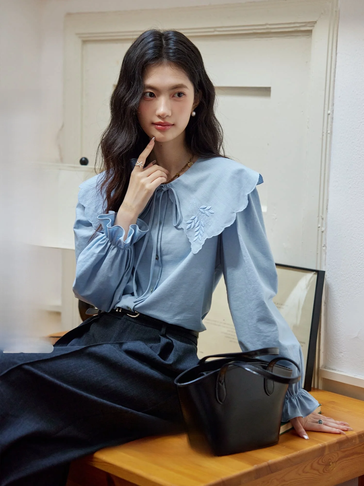 

ORWhite Retro Heavy Embroidery Long Sve irt Women's Autumn Winter Turn-down Collar Knot Blue Cotton Linen Blend