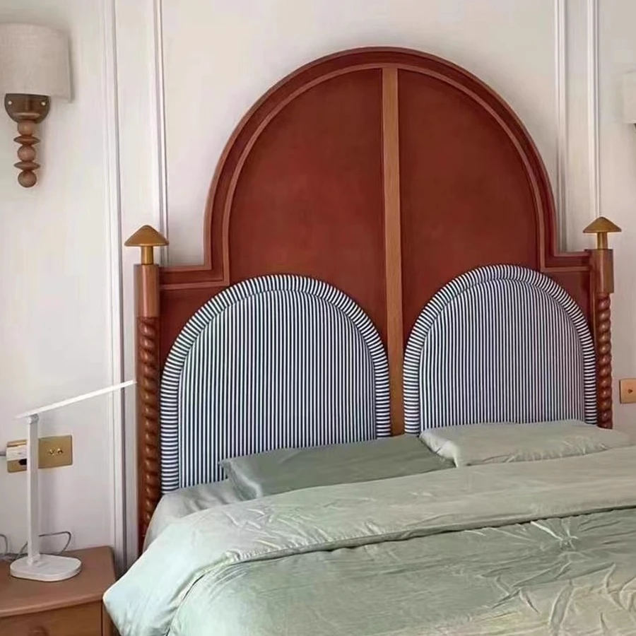 &c French Retro Luxury Court High-Backed Pillar Wedding Bed Custom Old Paris Classic Princess Bed Solid Wood