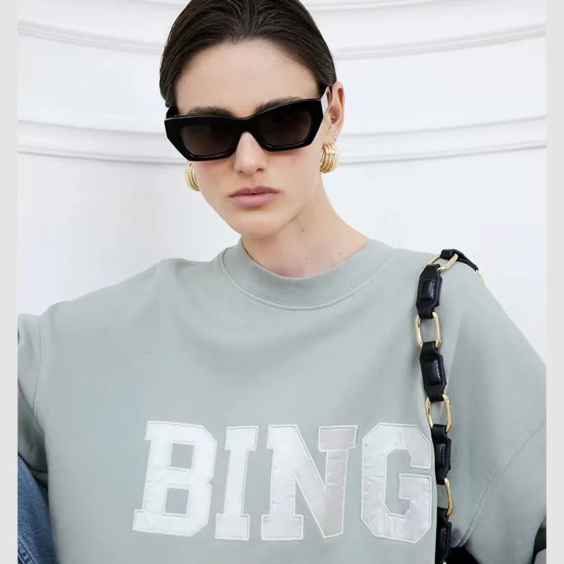 ربيع جديد كلاسيكي ملصق مطرز BING الصوف المرأة فضفاضة طاقم الرقبة سترة