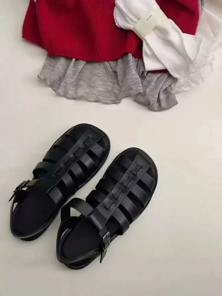 

Женские кожаные сандалии-гладиаторы с закрытым носком и регулируемыми ремешками на пряжках для летнего повседневного уличного стиля