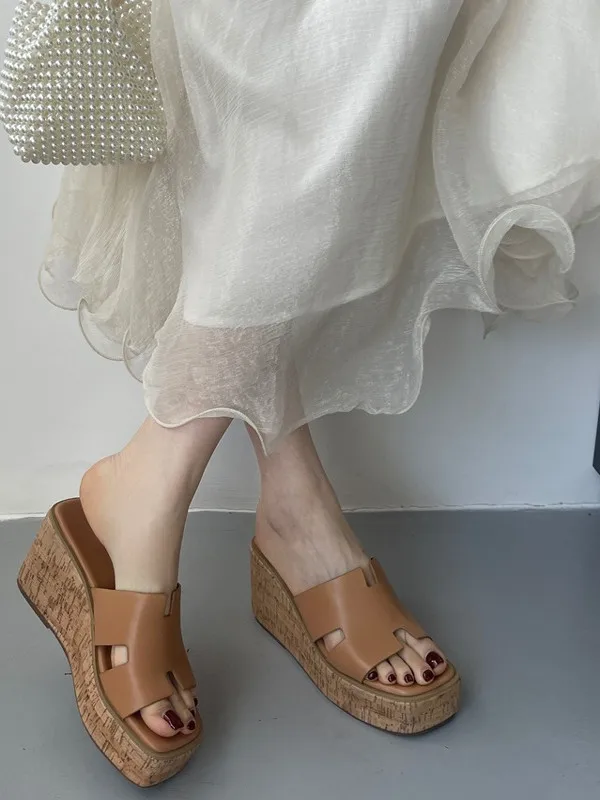Fashionable Thick Bottom Platform Sandals Women's Summer Slippers Open Toe High Heel Flat Shoes Casual PU Material