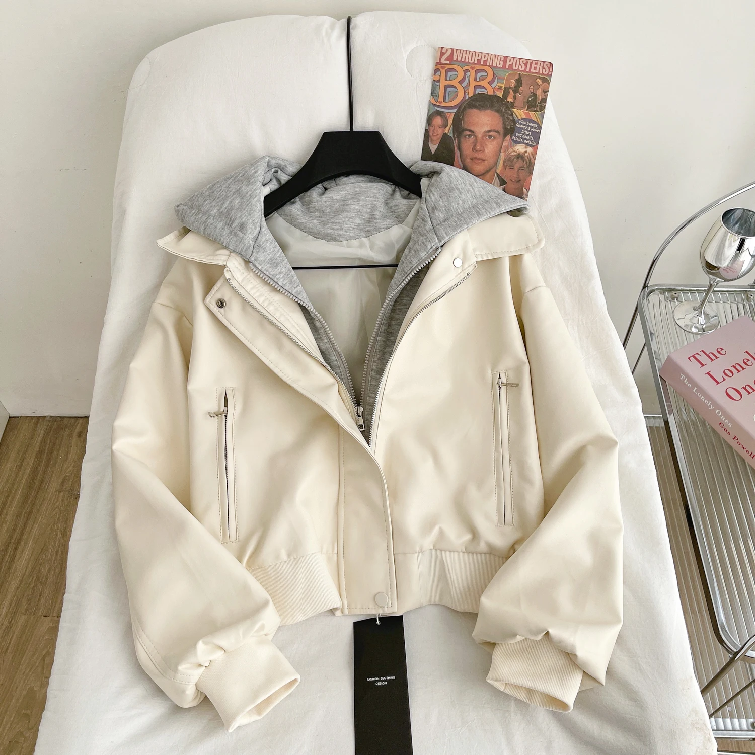 Clothland المرأة خمر مقنعين بولي Leather سترة جلدية المرقعة كم طويل الإناث الرجعية معاطف غير رسمية Mujer CB211