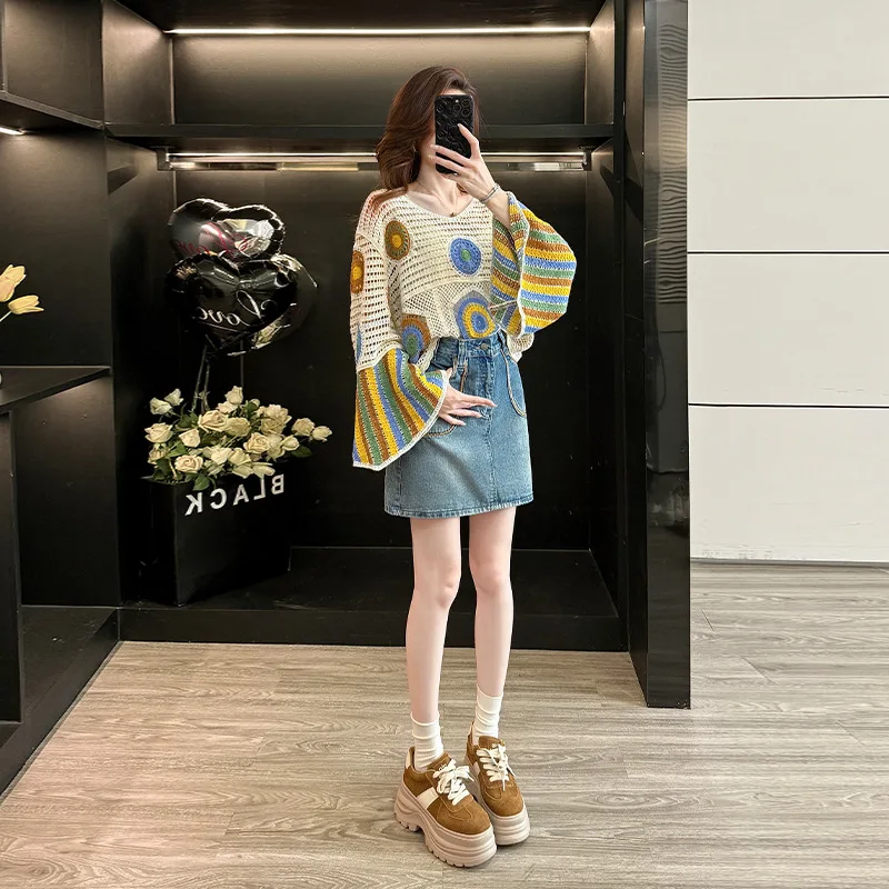 ensemble-jupe-en-jean-vintage-taille-haute-amincissante-et-pull-tricote-a-manches-longues-avec-design-ajoure-style-streetwear-pour-femme-tendance