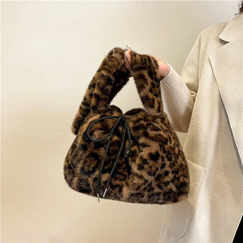 

Korean Retro Leopard Print Fur Bag for Women Autumn and Winter Versatile Drawstring Bucket Bag Single Shoulder Наклонная Сумка