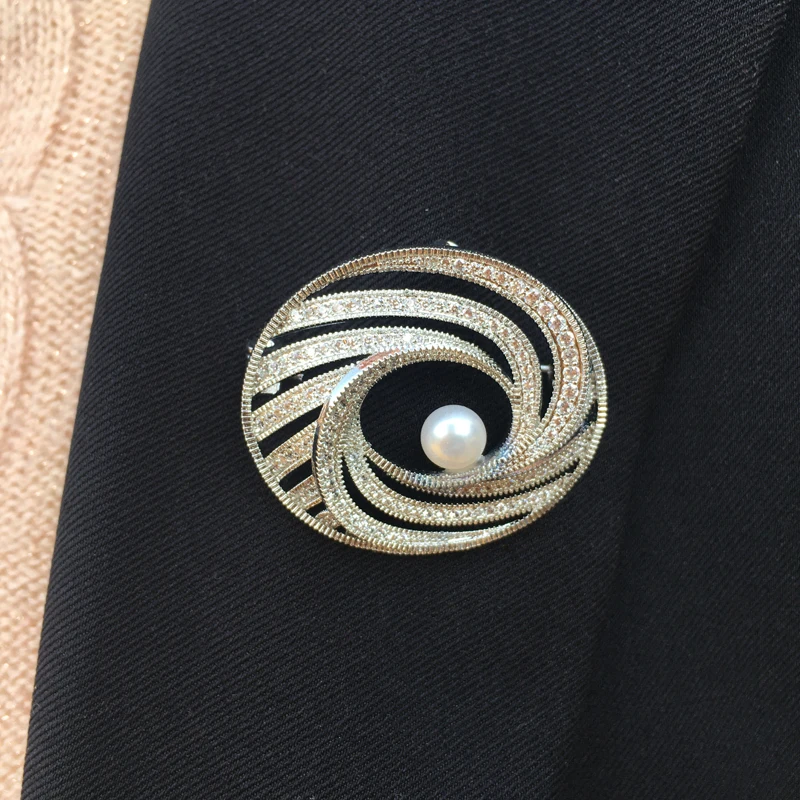 

Natural Fresh Water Pearl Brooch For Women Fashion Jewelry Simple Style Elegant Classic Female Gift Birthday Christmas