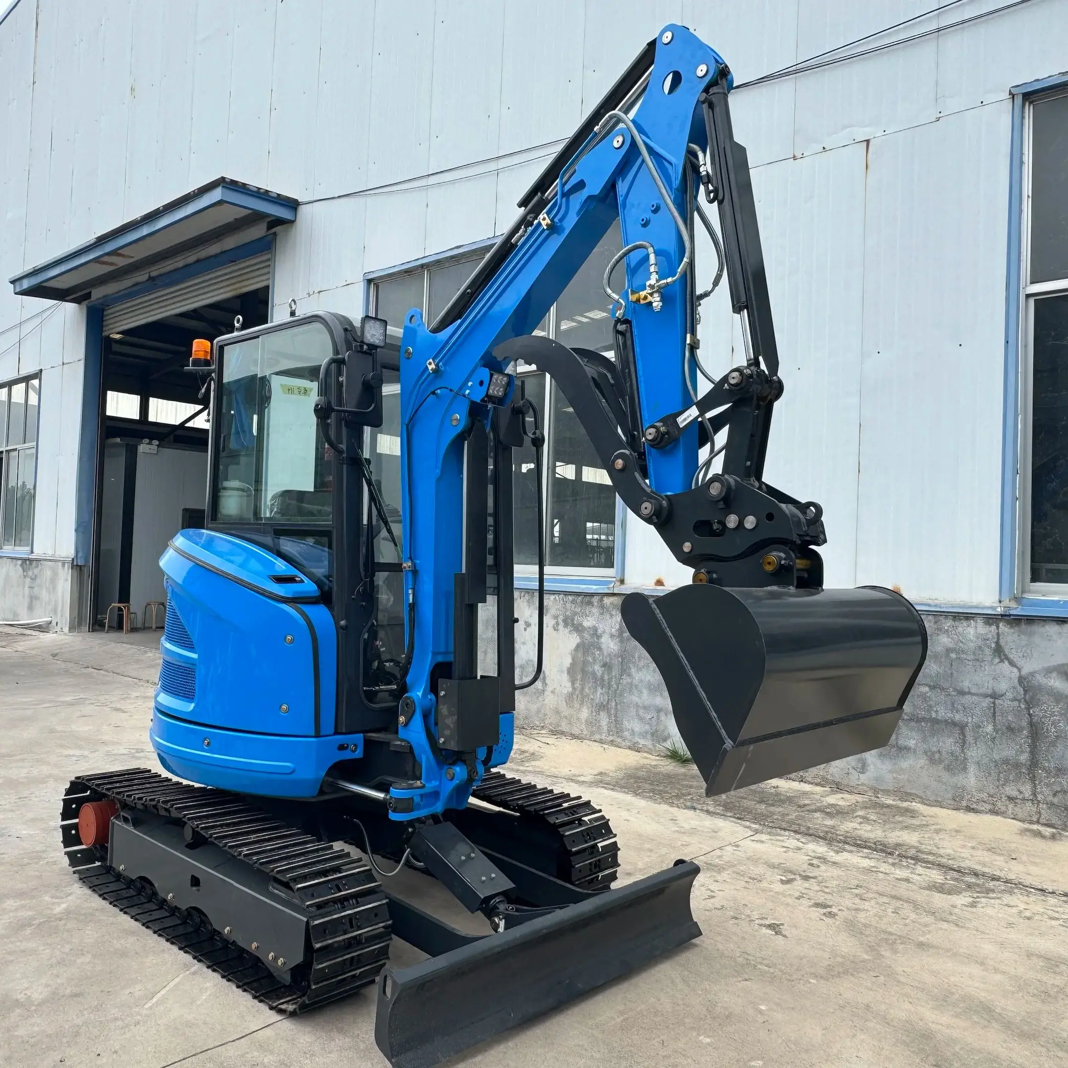 

2.6-ton small excavator hydraulic crawler excavator for various terrains heavy-duty construction equipment