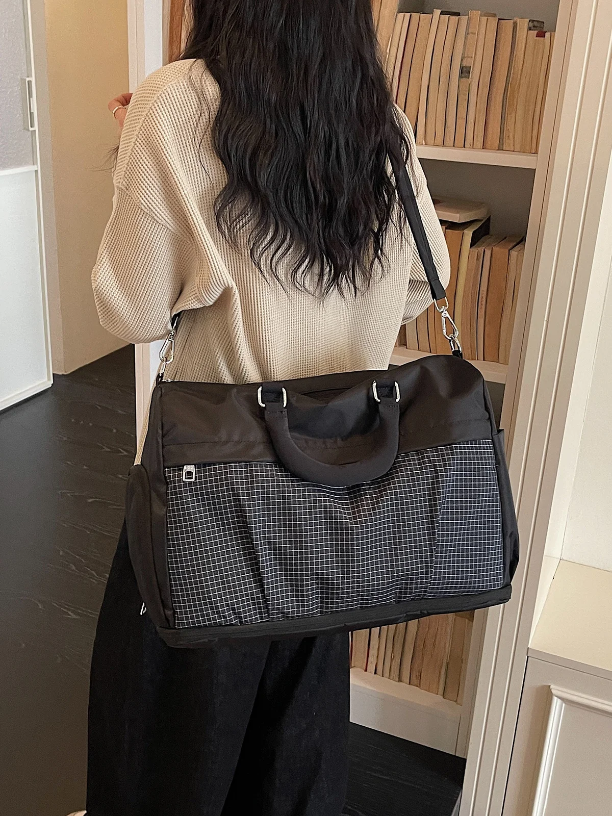 large-capacity-casual-fitness-yoga-bag-women's-handheld-crossbody-travel-bag-lightweight-boarding-bag-korean-style-nylon-mate