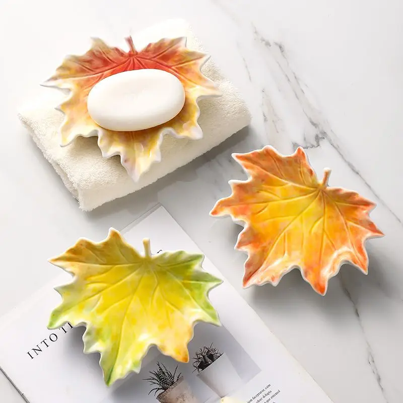 

Ceramic Soap Box, Retro Maple Leaf Gold Border Draining Soap Box