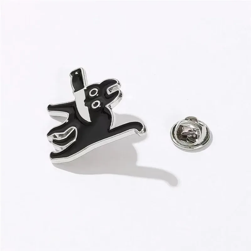 الكرتون الإبداعية القطة السوداء عقد سكين نمط بروش تنوعا نازف النفط شارة معدنية الملابس حقيبة الملحقات بروش