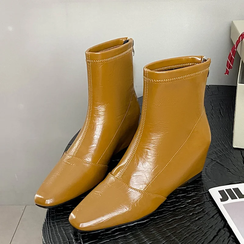 

Flats Women's Boots Designer Fashion Shoes for Woman Trend 2025 Winter Chelsea Ankle Boots New Leather Retro Goth Boots Ladies