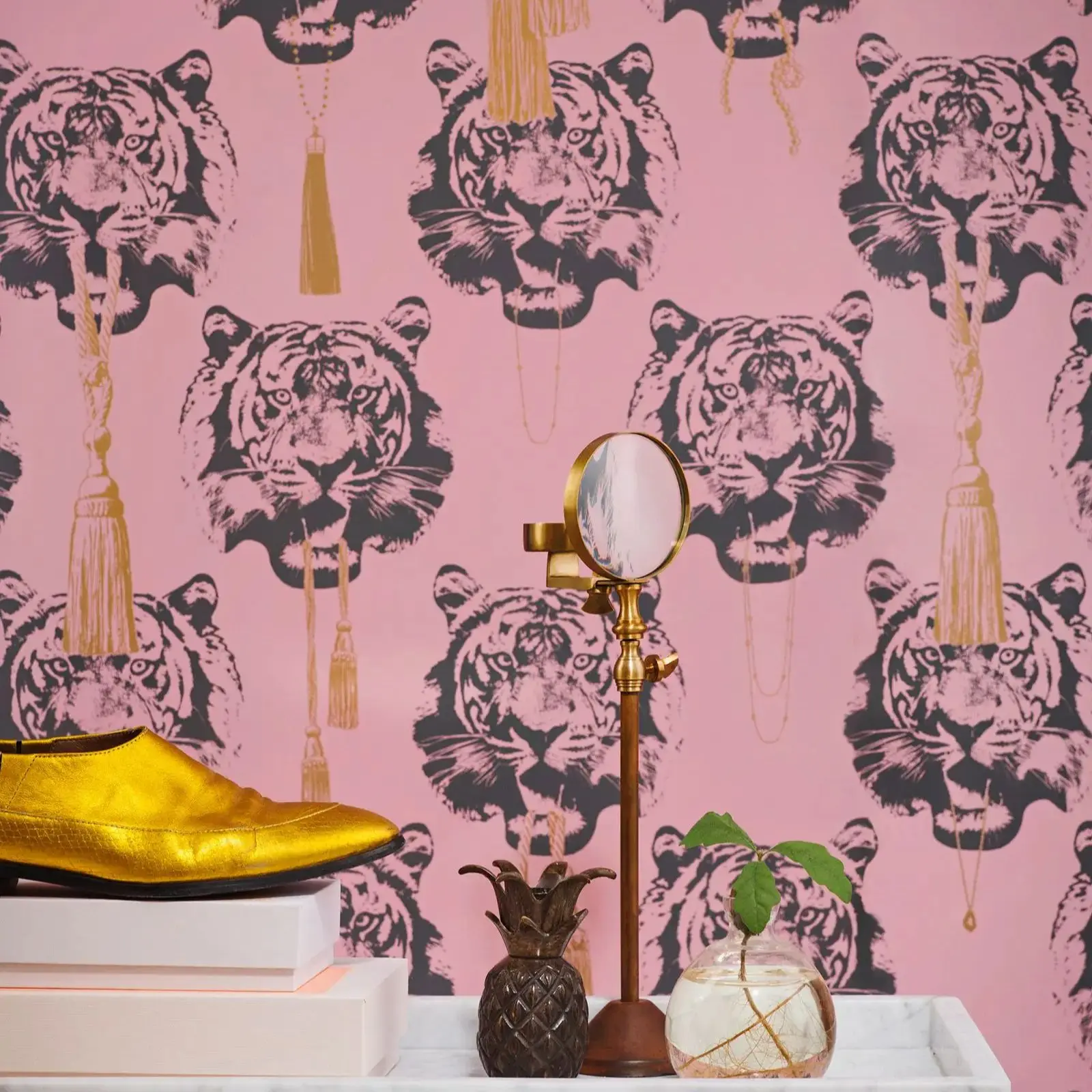 Tiger Light Pink Wallpaper Peel and Stick,Tiger Animal Design Wall Mural For Home Decoration,Self-adhesive Or Traditional Papers