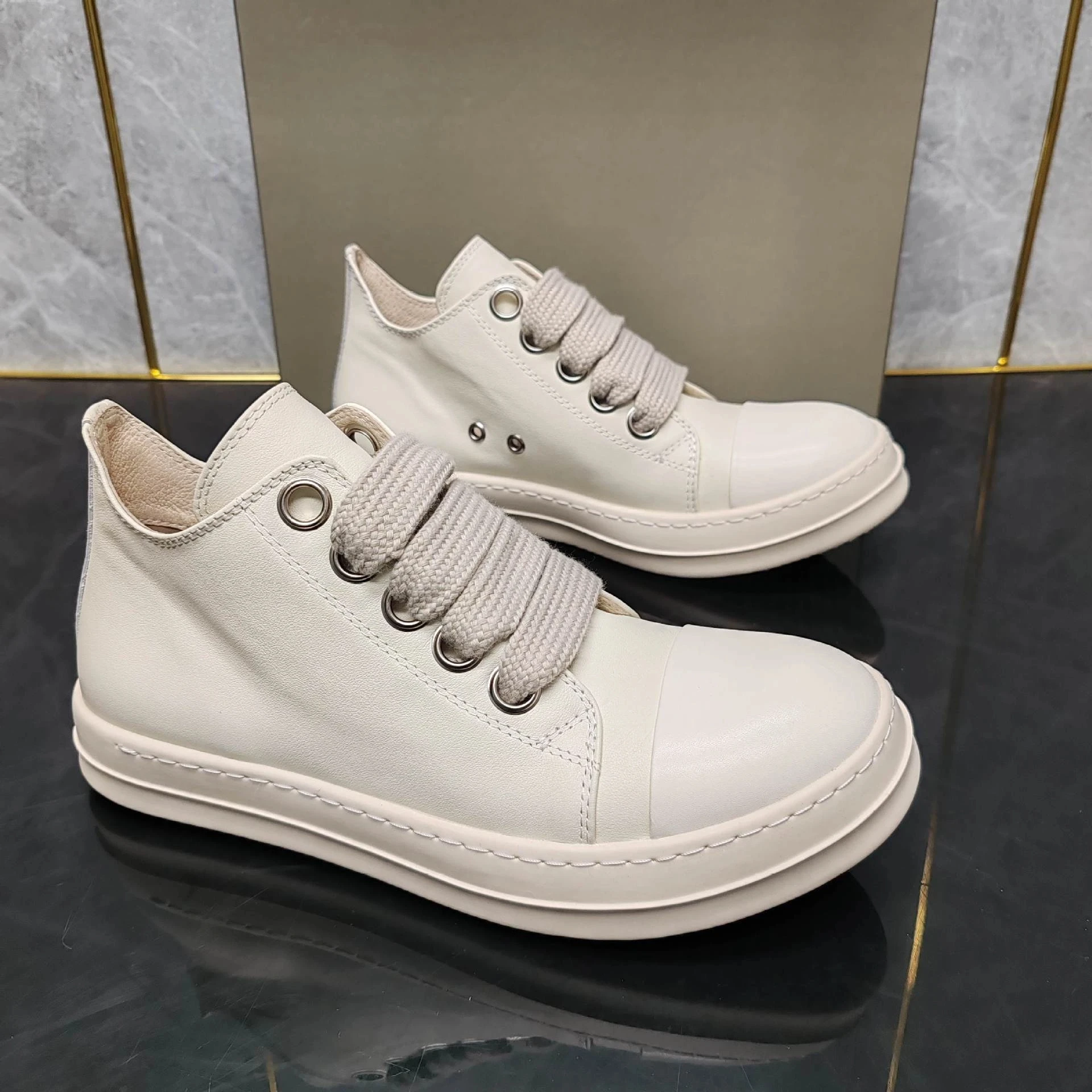 

High Quality Hip-hop Style Men's Solid Color Genuine Leather Shoes Male Casual Fashion Sneakers