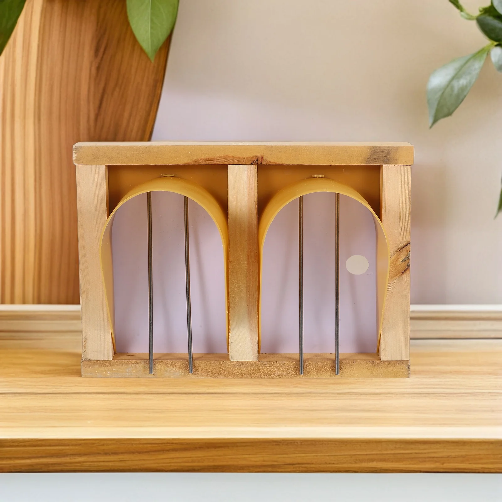 

Bird Cage Door European Style Pigeon Entrance with Wide Opening Secure Fit for Racing Pigeon House Nesting Accessories