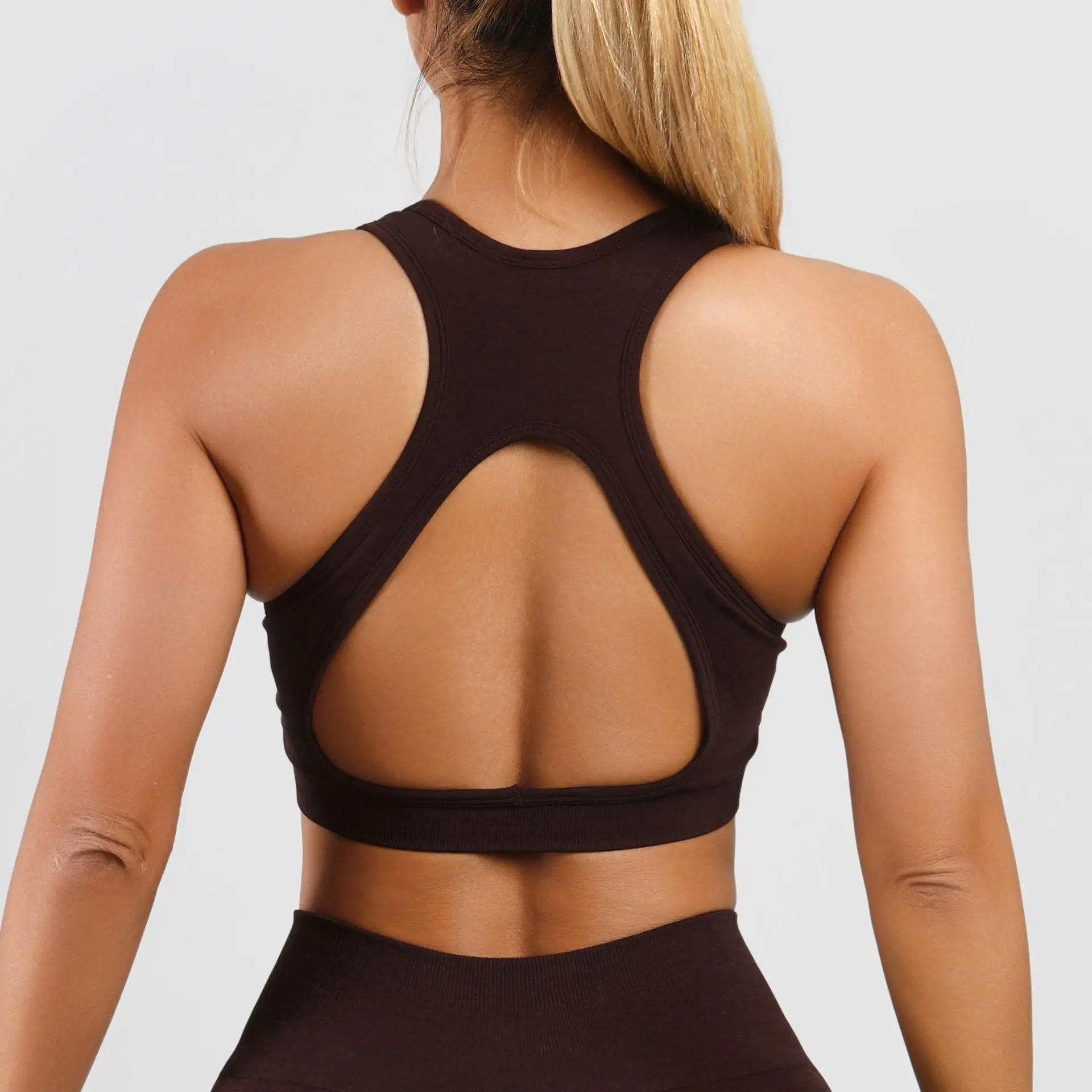Seamless Shaping Workout Bra - Wirefree Skin Fit, Light To Medium Support Crop Top for Yoga, Fitness, Daily Wear