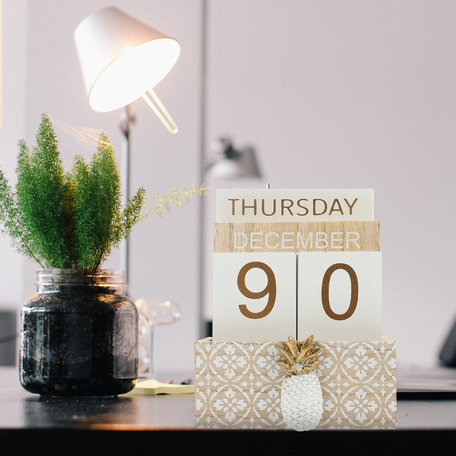 

Wooden Cube Calendar Reusable Desk Date Display for Schools Hotels Shops Modern Minimalist Household Decoration