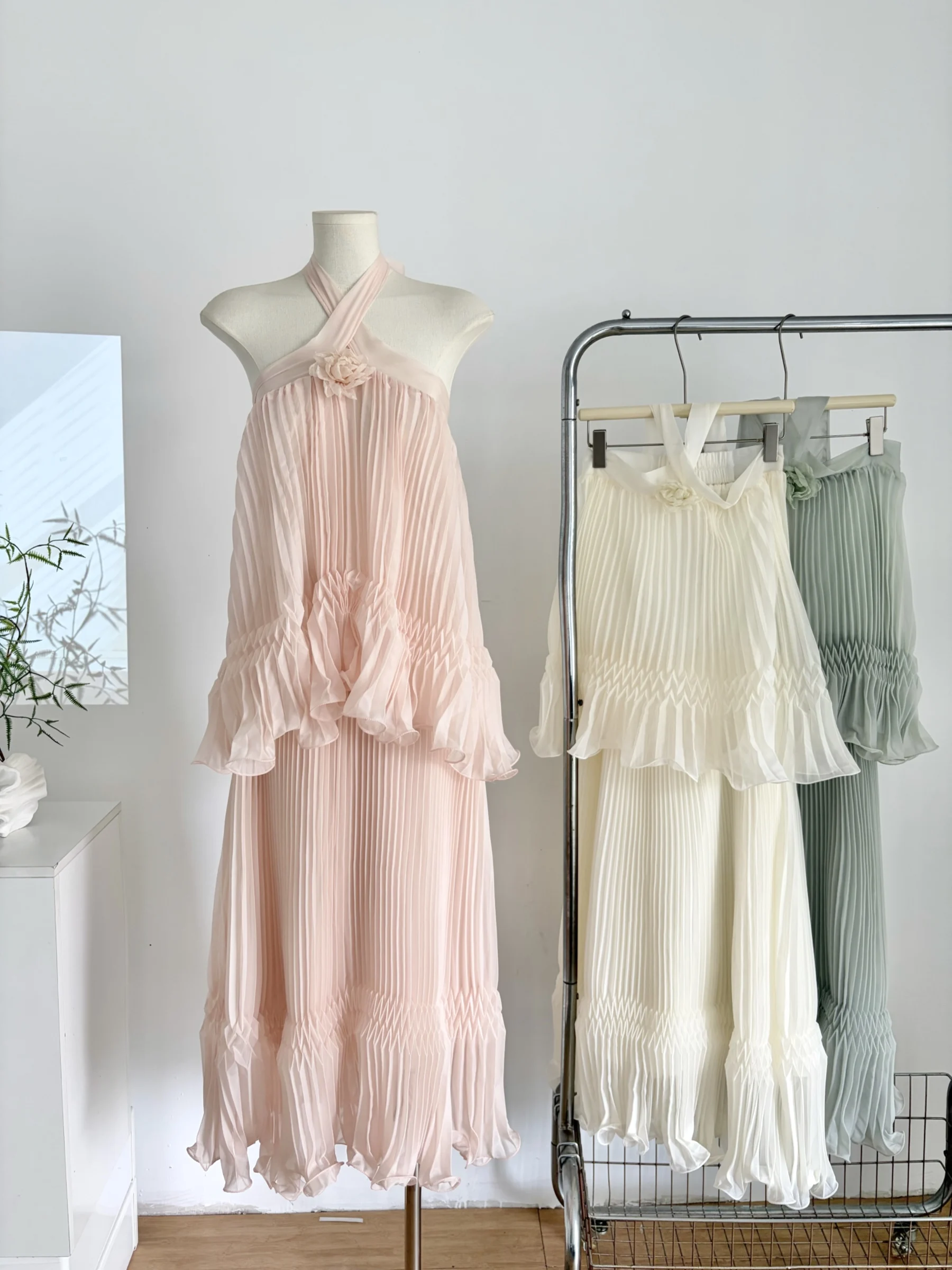 

Women's Summer Sweet Halter Neck Pleated Fake Two Pieces Set Loose Long Dress Lady Streetwear Holiday Beach Solid Color Dress