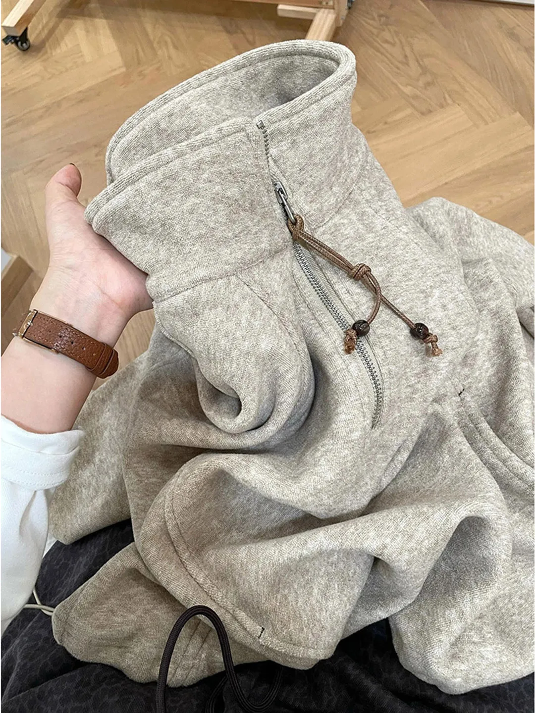 

Мягкая толстовка с длинными рукавами в американском стиле на флисовой подкладке с короткой молнией, женская осенне-зимняя новая свободная универсальная верхняя одежда, модная