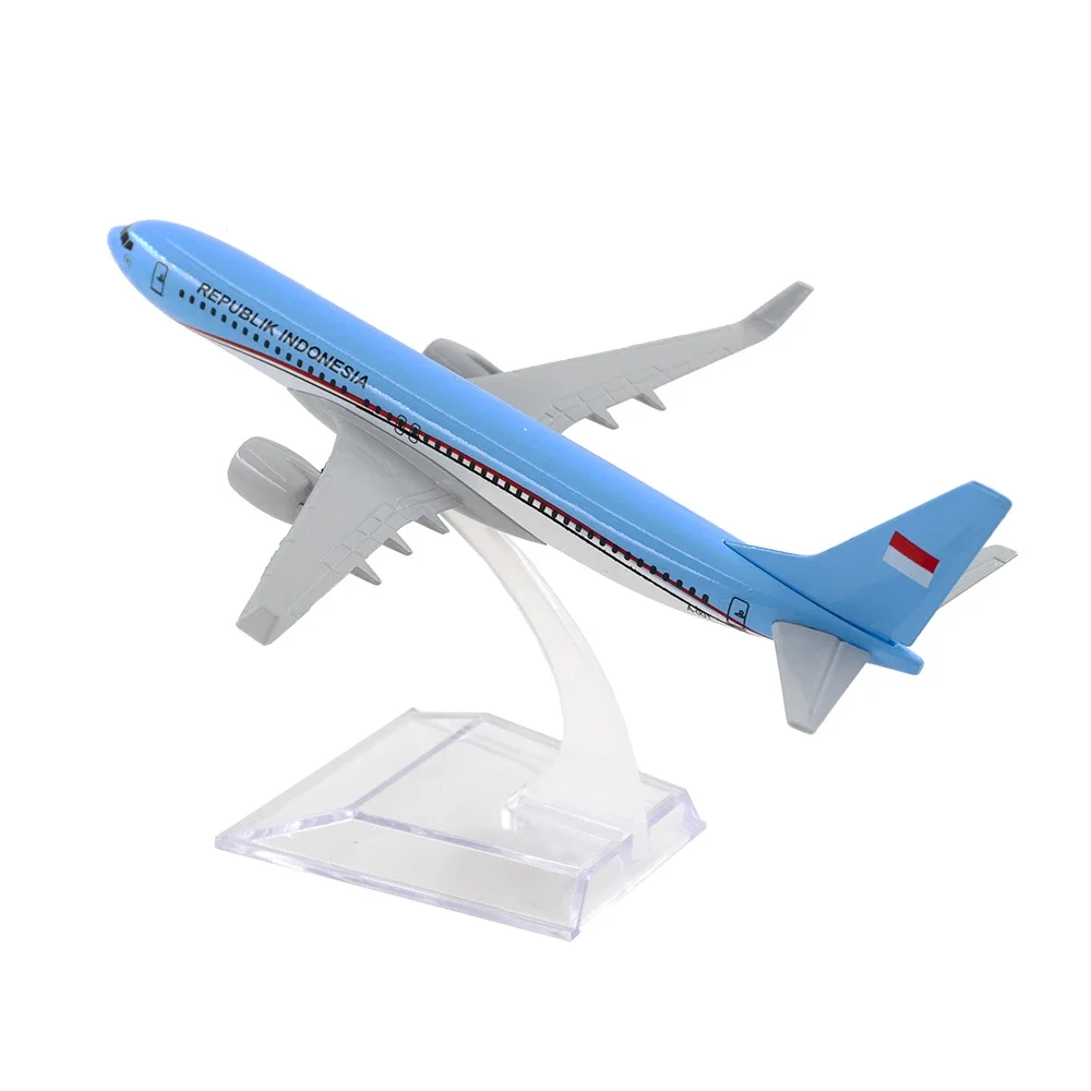 1/400 Aereo Boeing 737 Republik Indonesia 16 centimetri In Lega di Aereo B737 Modello Giocattolo Per Bambini Regalo per la Decorazione Della Collezione