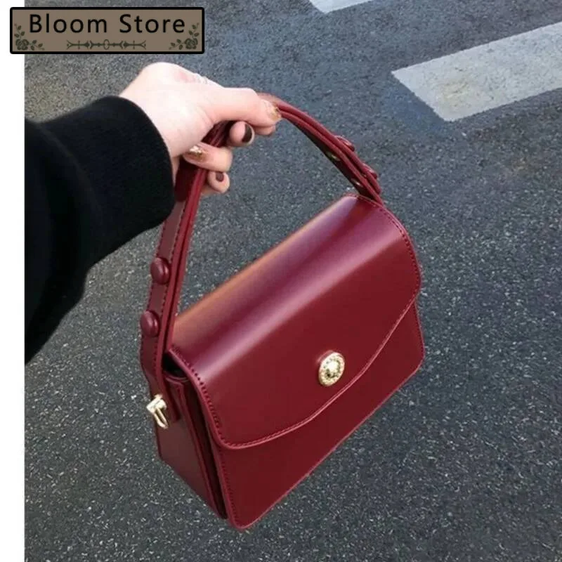 

Bloom Vintage Red Square Women New Retro Handle Pu Leather Solid Messenger Bag Purse Female Haruku Aesthetic Bolso Mujer