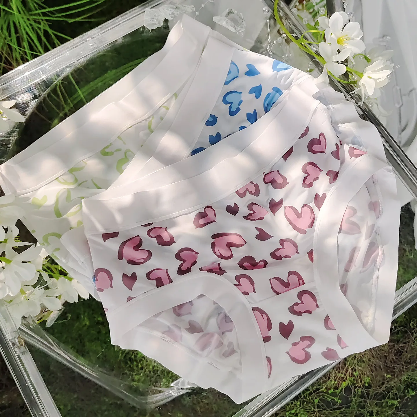 ملابس داخلية نسائية رائعة من الحرير الجليدي 78% بوليستر بطبعة قلب قابلة للتنفس ملابس داخلية صيفية