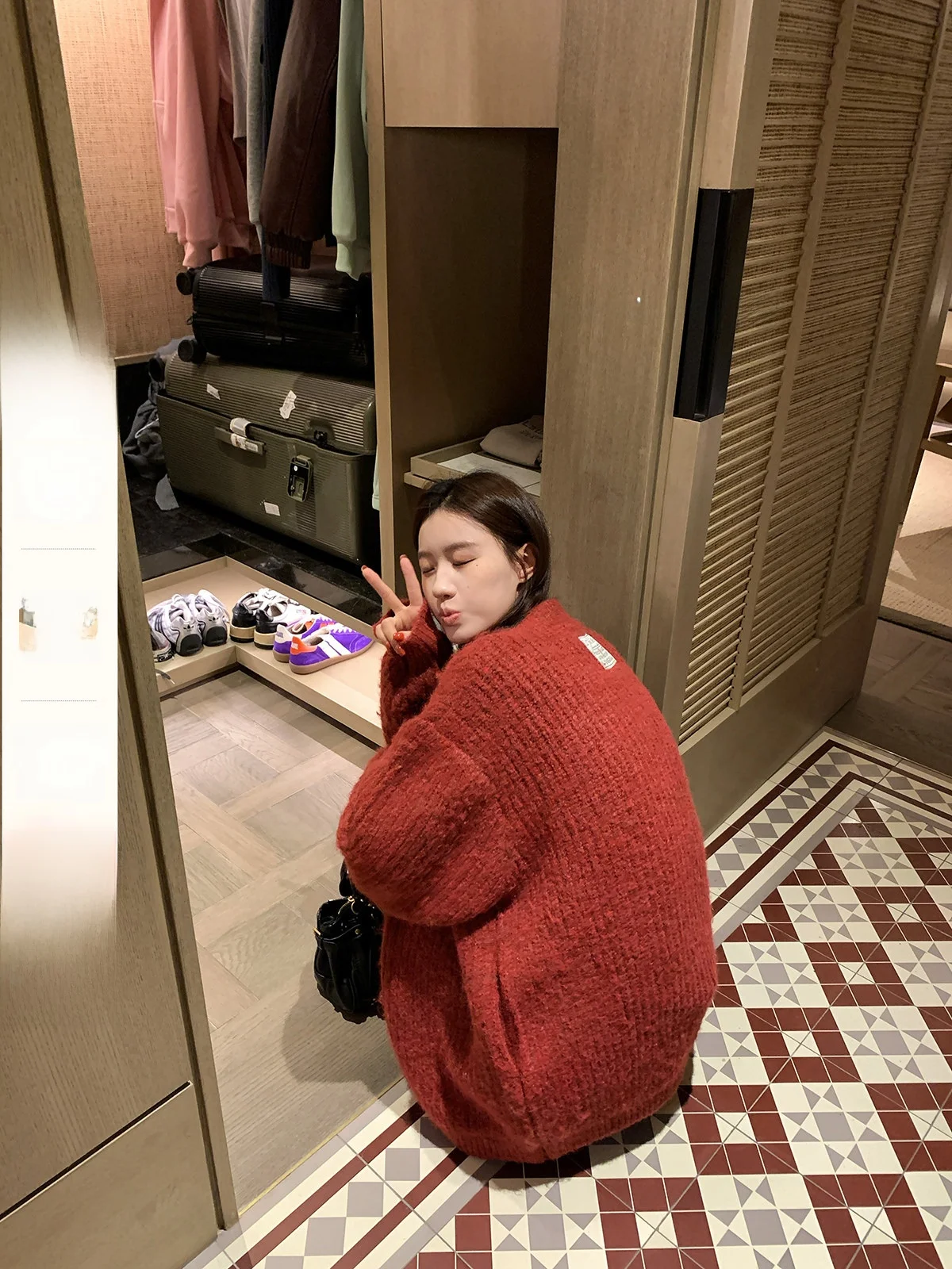 

Женский вязаный кардиган Lazin Sle свободного кроя: новинка зимы, комфорт и тепло, длинный рукав, круглый вырез