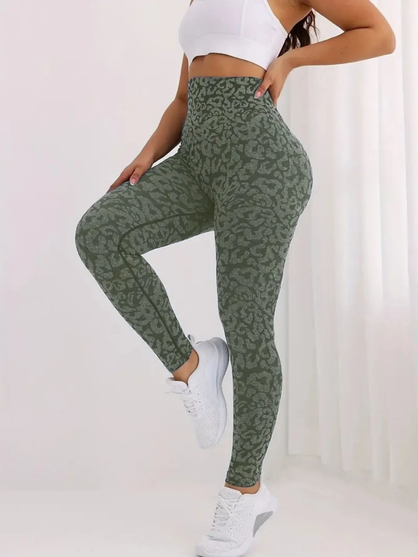 Pantaloni da yoga fianchi color pesca con stampa leopardata senza cuciture, pantaloni sportivi e fitness a vita alta ad asciugatura rapida