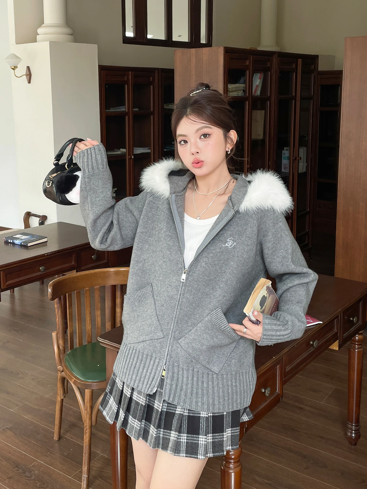 

2026 Unique Miu Style Women's Furry Hoodie Knitted Sweater Outerwear plus Size Casual Long Sleeve Loose Fit Online Exclusive
