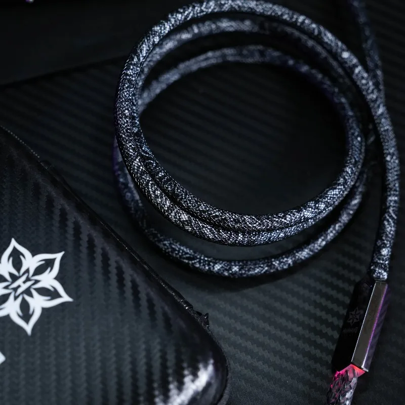 

Cashew Flower Aviation Plug in Cable Customized 8K One To Two Suitable Magnetic Switch Mechanical Switch Keyboard Accessories