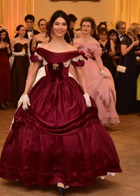 Burgundy Velvet Victorian Evening Gowns Strapless Custom Fairy Corset Corset Edwardian Duchess Masquerade Ball Gowns