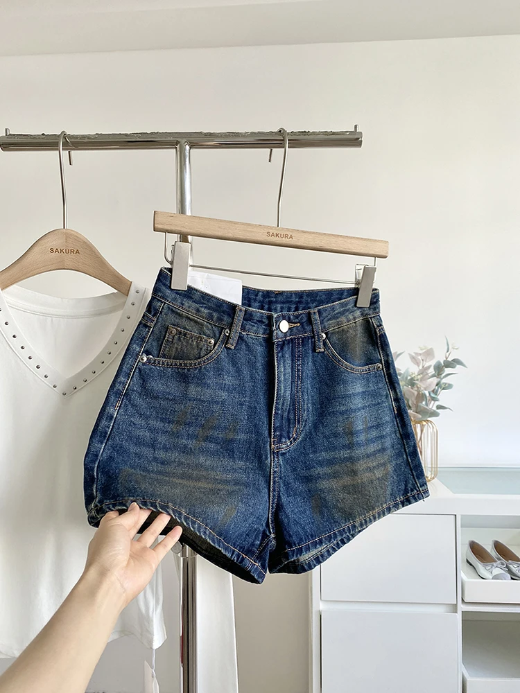 2025 Autumn New Retro Commuter Versatile Washed Color High Waist Cowboy Shorts Look Thin and Slim Hot Pants for Women