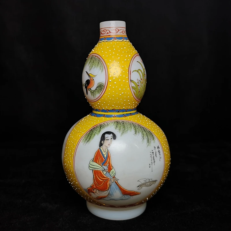 YIZHU CULTUER ART Size 18 × 11 cm Mark Chinese Old Beijing Glaze Painting Beauty Flowers Birds Vase Bottle