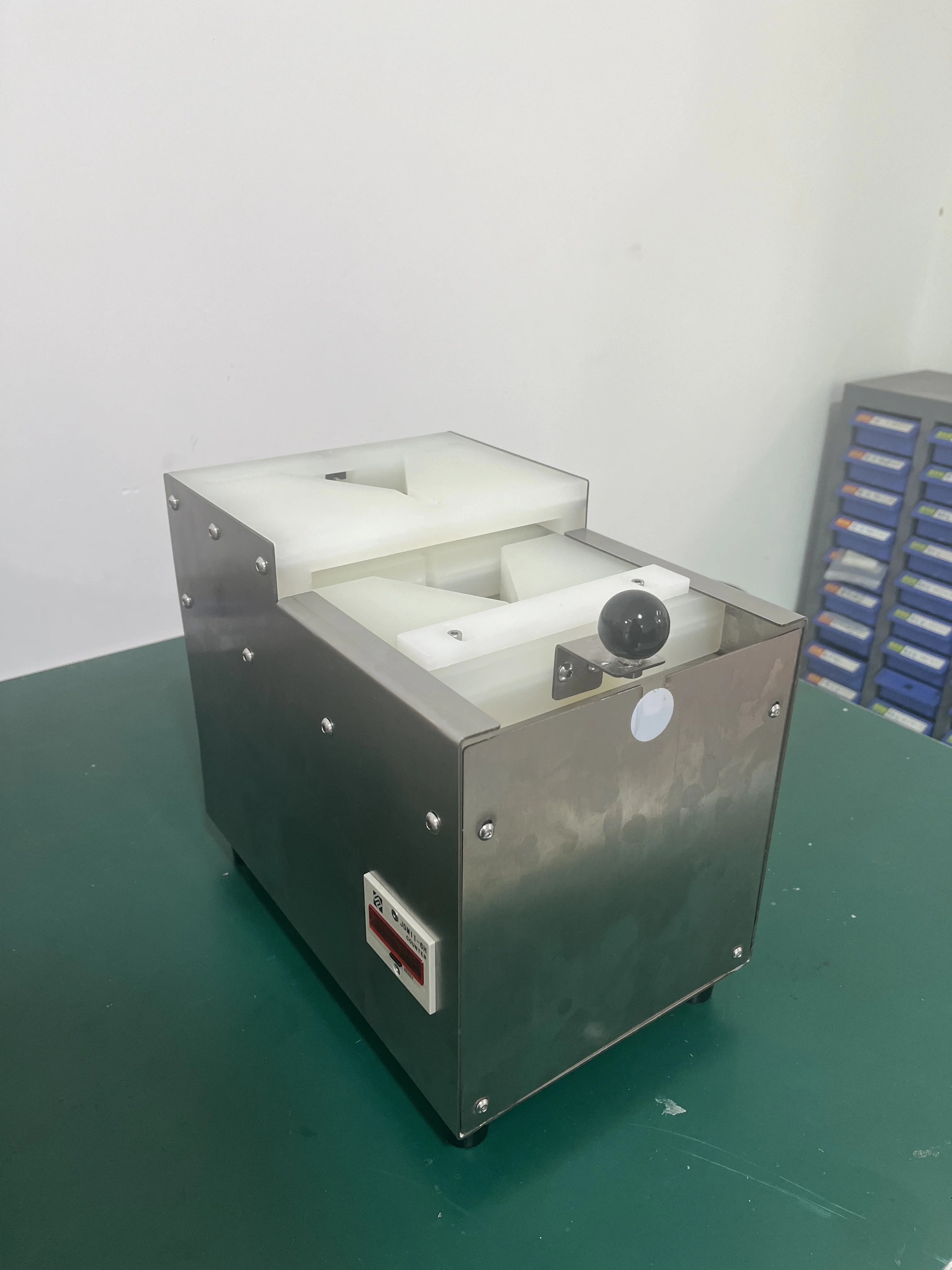 

Хорошая треугольная машина для приготовления рисовых шариков для суши, бывшая упаковочная машина для суши-домиков онигири