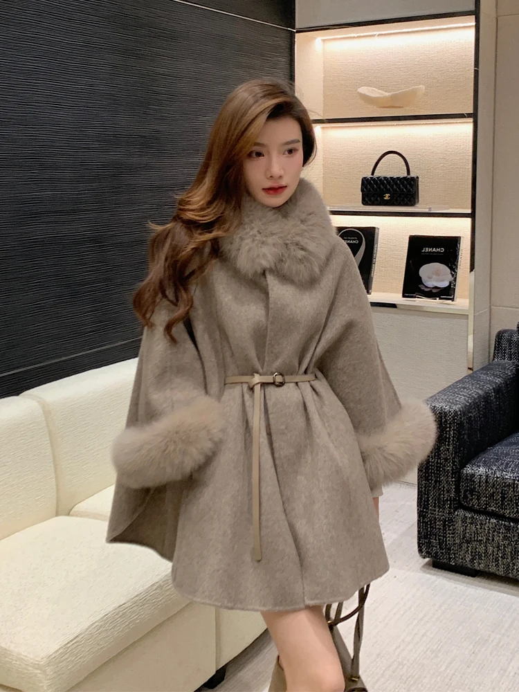 2023 New Arrivals Women Wool Cape Fashion Cashmere Wool Poncho Lady Real Fox Fur Cloak Streetwear Shawls Fur Poncho