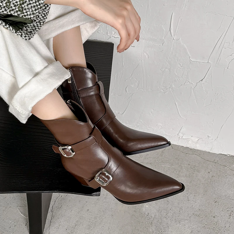 

Осенние новые женские ботинки челси с пряжкой, кожаные туфли ручной работы с острым носком, качественные женские ботинки на высоком квадратном каблуке с пряжкой