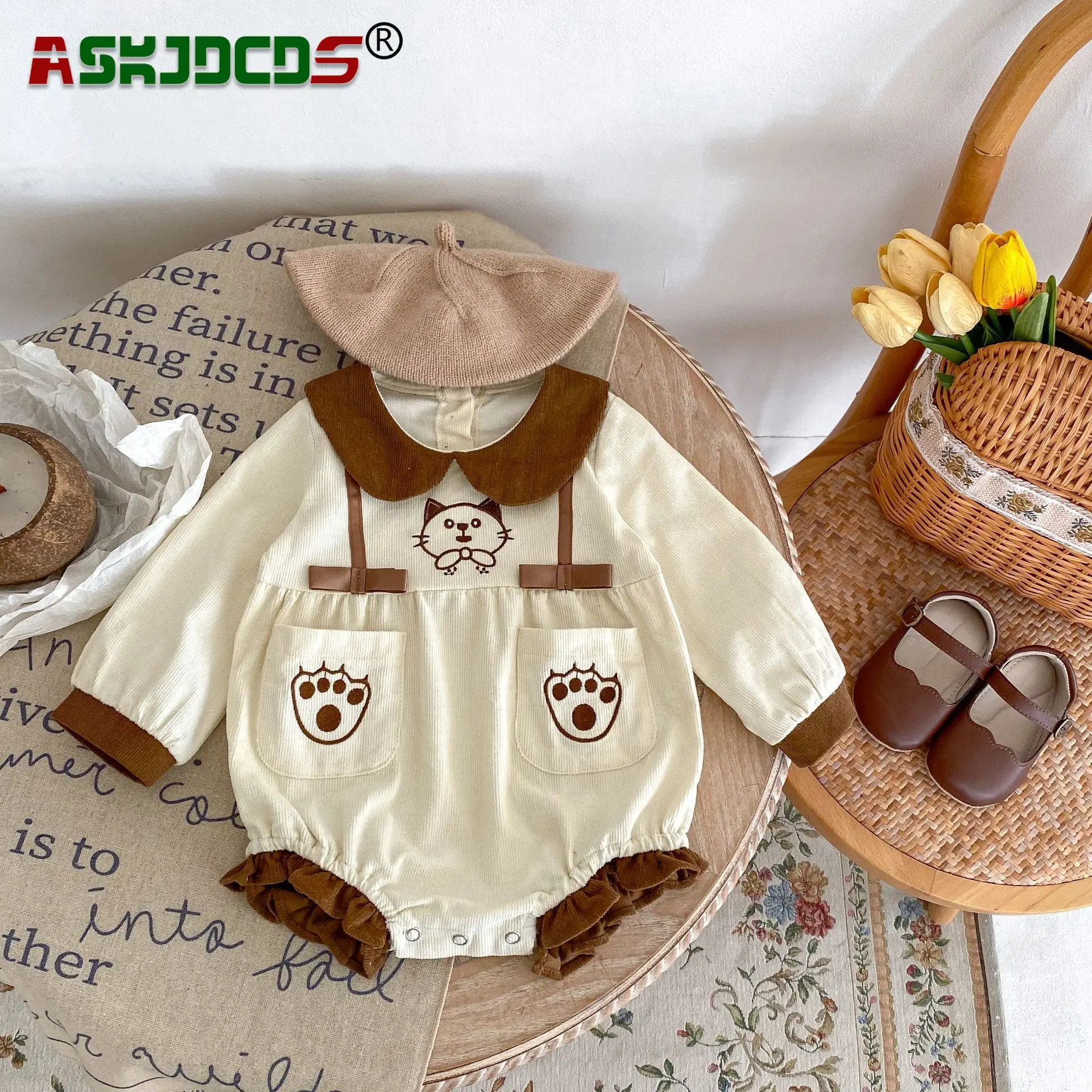 2023 Autumn Darling: Adorable Kitten Embroidered Doll Collar Romper - Sweet Long Sleeve Bodysuit for Baby Girls (0-3 Years)