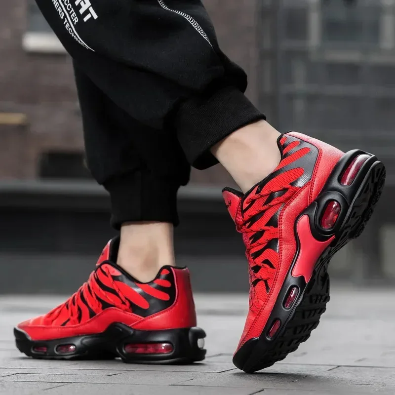 

Multifunctional Large Casual Sports Shoes For Men Laces, Two-Tone Fabric With Soft Soles And A Breathable Mesh Surface.