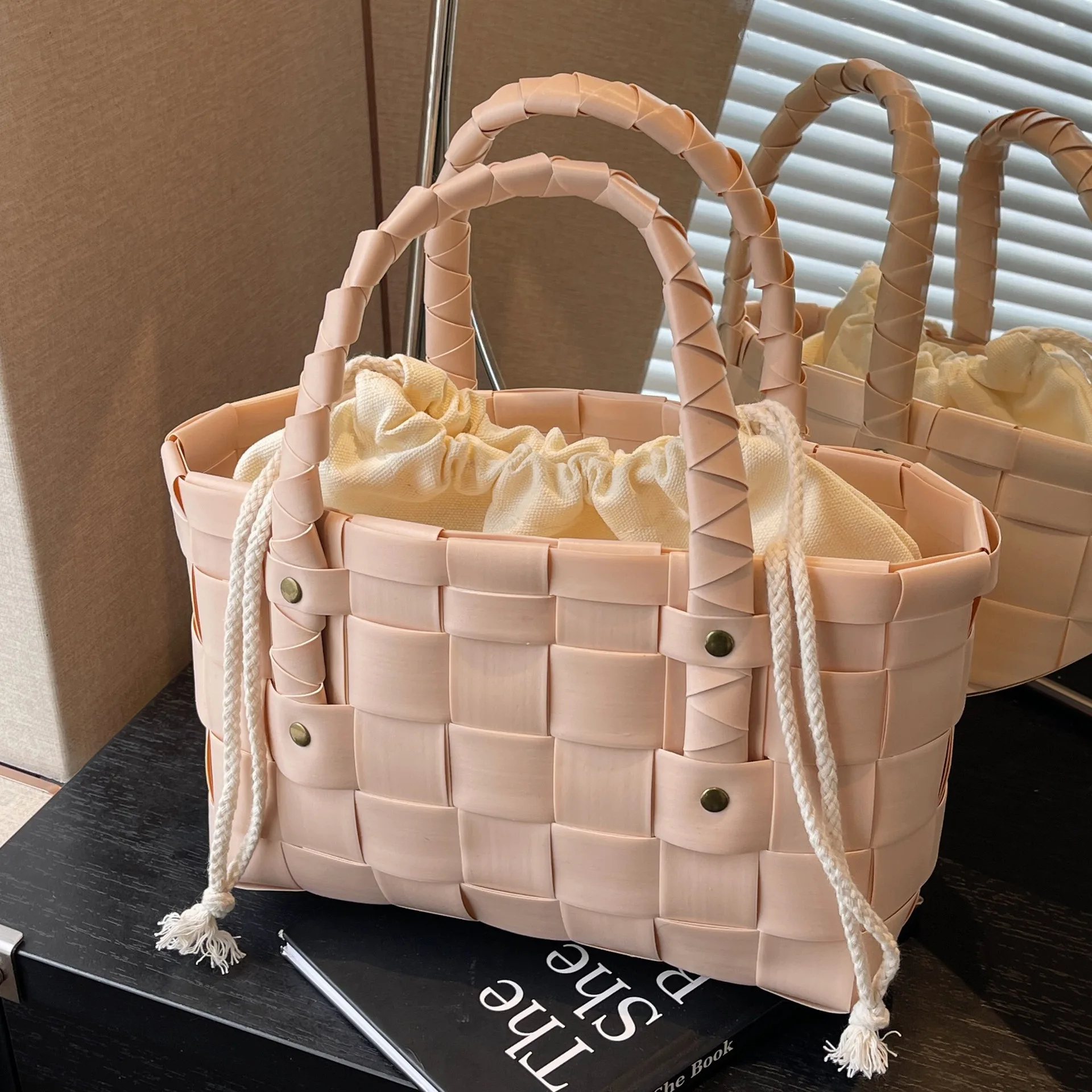 

​2025 Raffia Beach Tote Bag - Adjustable Boho Shoulder Purse, Large Capacity Lightweight Vacation Bag & Woven Chic for Women​