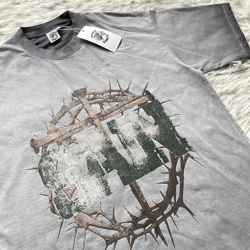 تي شيرت كاجوال بأكمام قصيرة بنمط شوكة فنية من SAINT VANITY #3