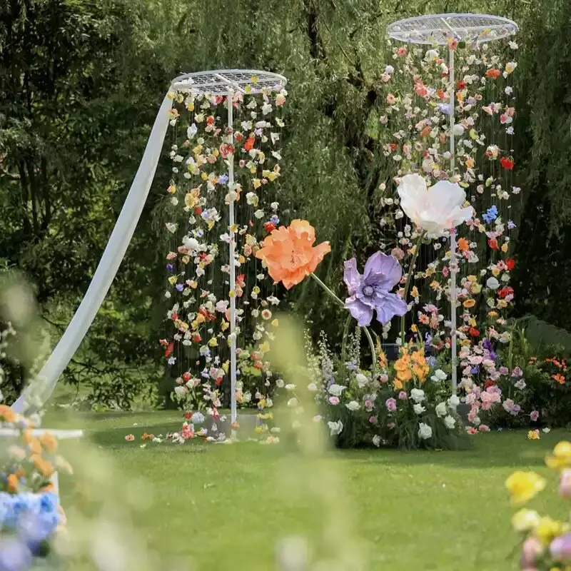 Suspended flower pendant, festival arrangement, outdoor decorative flower head