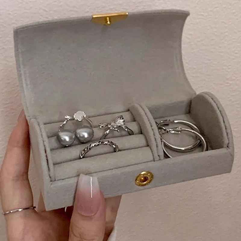 

New Portable Arched Velvet Jewelry Box High-quality Velvet Jewelry Storage Boxes Packaging Ring Bracelet and Earring Storage Box