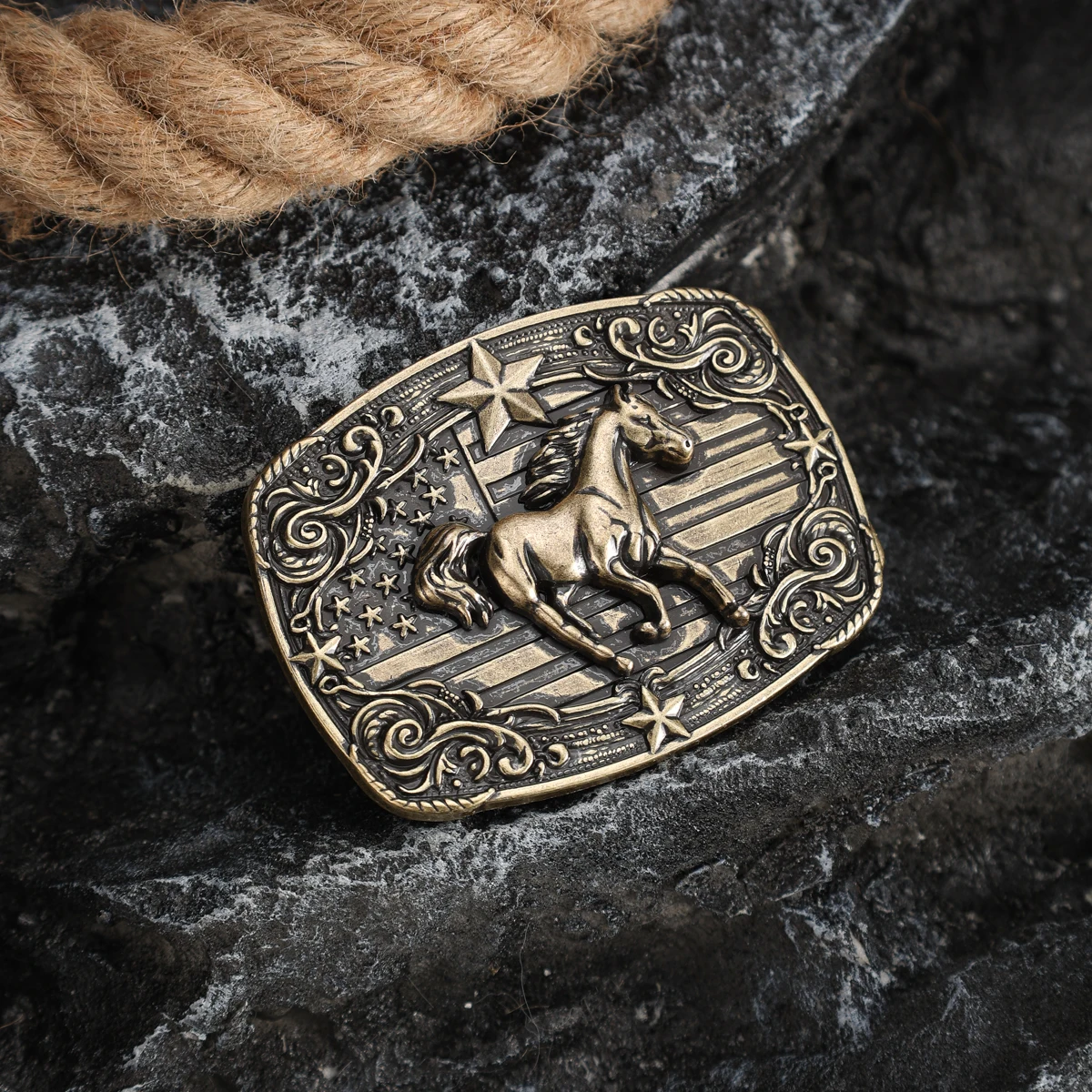 

A belt buckle head - a western cowboy-style belt buckle head - a metal buckle head