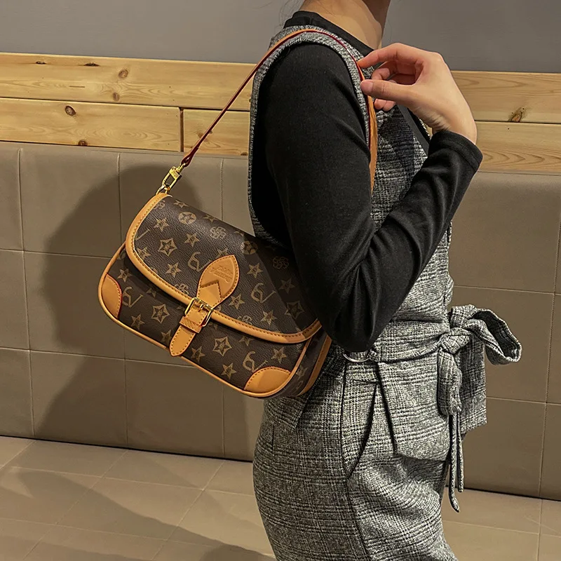 Stylish Leather Messenger Bag For Women - Classic Elegant Handbag With Luxury Brand Designer Touch