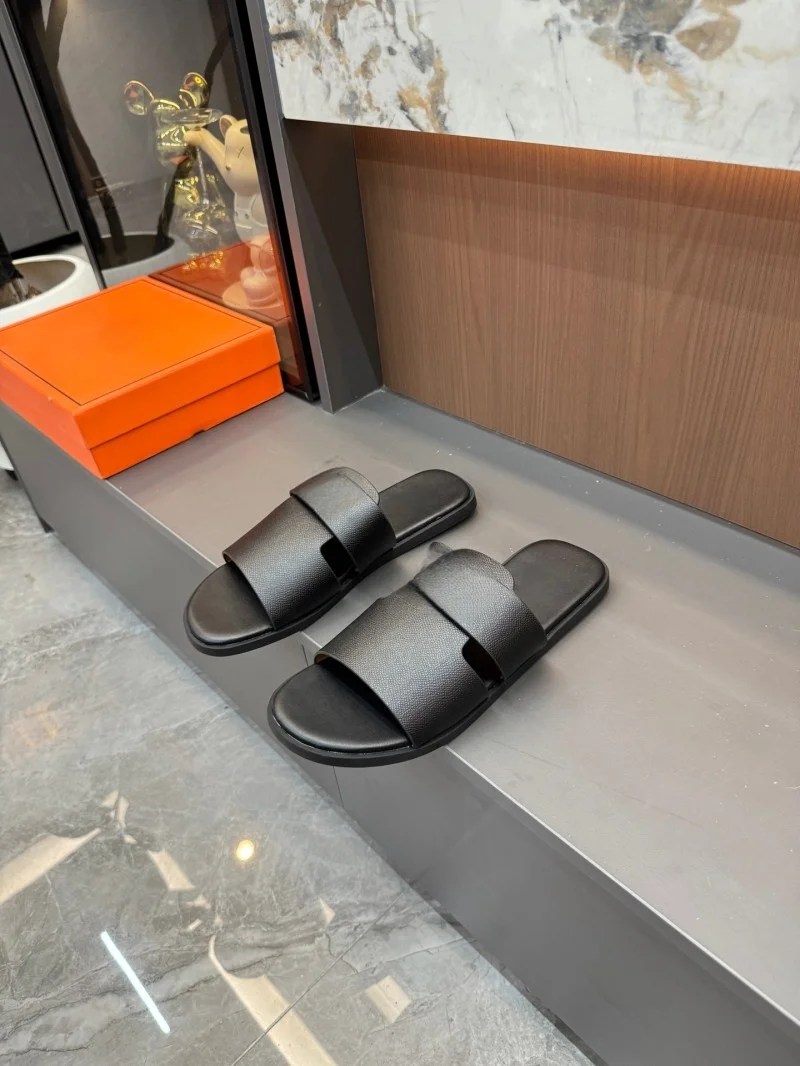 Chaussons d'été pour hommes et femmes, chaussures plates d'intérieur, tongs d'intérieur, tongs antidérapantes pour femmes, chaussons de salle de bain, sandales de plage