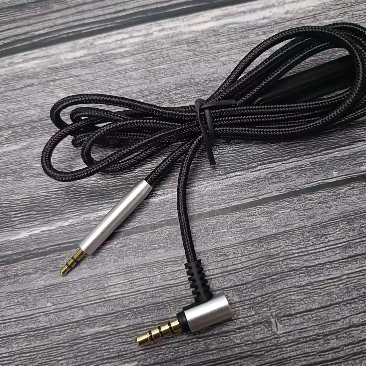 Hochwertiges Audiokabel für QC25/QC35/QC35II/QC45/NC700 Kopfhörer, 3,5mm auf 2,5mm Stecker mit Mikrofon, geflochtenes Kabel – Detail 3