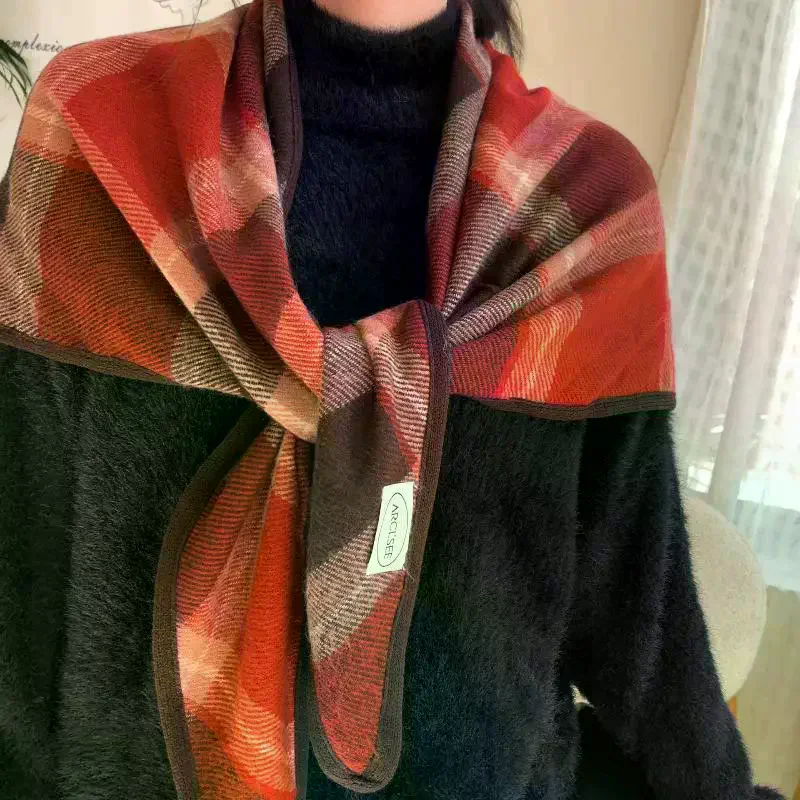 

Одинаковый по цвету клетчатый шарф для женщин, вязаная большая треугольная шаль, зимняя универсальная защита шеи, теплая накидка